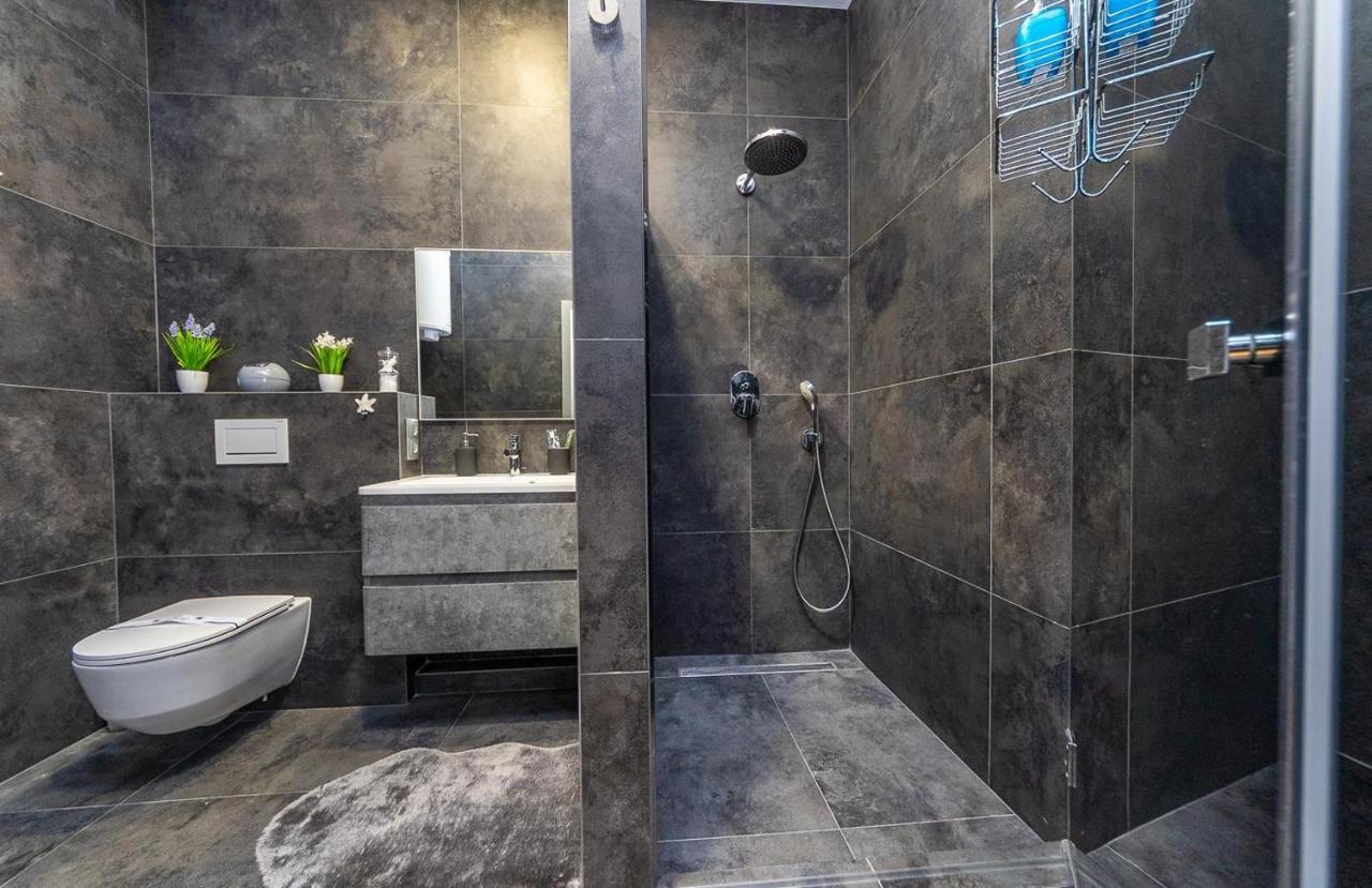 Luxury Apartments Smartplaza Obolon Metro Minskai Kiev Exterior foto